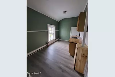 40 Perrine Ave #4, Pittsfield, MA 01201 - Photo 9