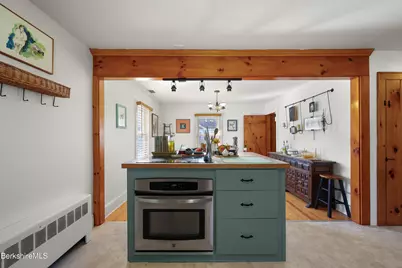 39 Lowden St, Pittsfield, MA 01201 - Photo 17