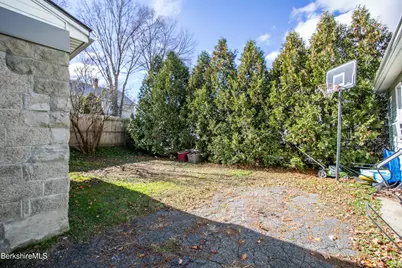 70-72 Elm St, Pittsfield, MA 01201 - Photo 5