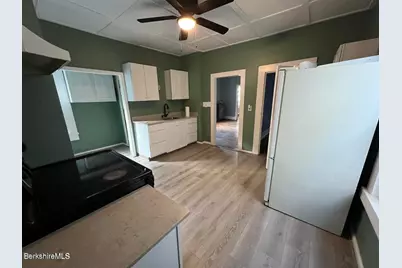 98 Lincoln St #A, Pittsfield, MA 01201 - Photo 3