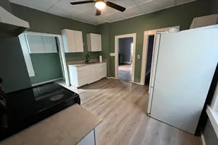 98 Lincoln St, Pittsfield, MA 01201 - Photo 3