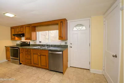 363 Henderson Rd, Williamstown, MA 01267 - Photo 11