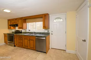363 Henderson Rd, Williamstown, MA 01267 - Photo 11