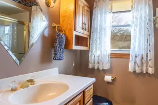 100 Elaine Dr, Pittsfield, MA 01201 - Photo 33