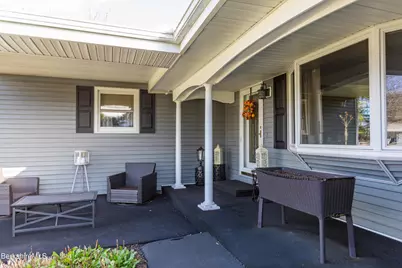 100 Elaine Dr, Pittsfield, MA 01201 - Photo 5