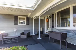 100 Elaine Dr, Pittsfield, MA 01201 - Photo 5