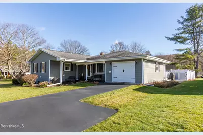 100 Elaine Dr, Pittsfield, MA 01201 - Photo 3