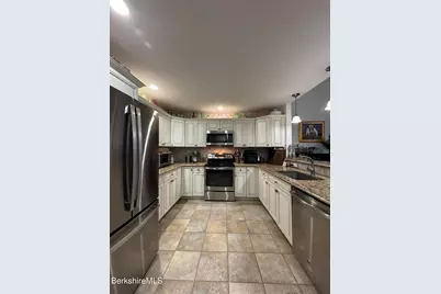 9102 Mountainside Dr, Hancock, MA 01237 - Photo 7