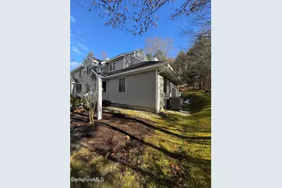 9102 Mountainside Dr, Hancock, MA 01237 - Photo 31