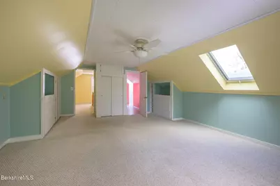 135 Allengate Ave, Pittsfield, MA 01201 - Photo 23