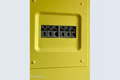 135 Allengate Ave, Pittsfield, MA 01201 - Photo 31