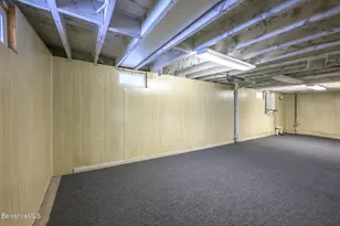 135 Allengate Ave, Pittsfield, MA 01201 - Photo 25