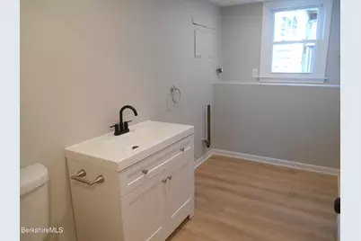 31 Eric Dr, Pittsfield, MA 01201 - Photo 15