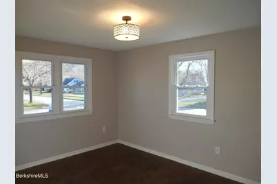 31 Eric Dr, Pittsfield, MA 01201 - Photo 11