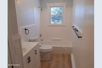 31 Eric Dr, Pittsfield, MA 01201 - Photo 9