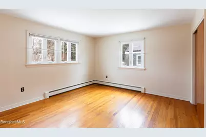 25 Robert St, Pittsfield, MA 01201 - Photo 13