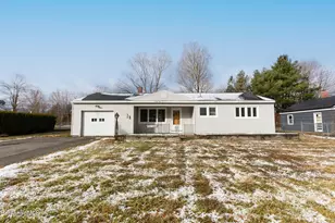 25 Robert St, Pittsfield, MA 01201 - Photo 1