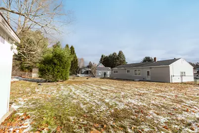 25 Robert St, Pittsfield, MA 01201 - Photo 3