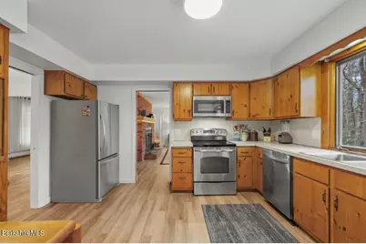 34 Galway Ct, Lenox, MA 01240 - Photo 7