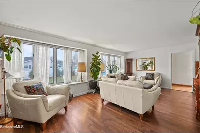 25 Calumet St, Pittsfield, MA 01201 - Photo 11