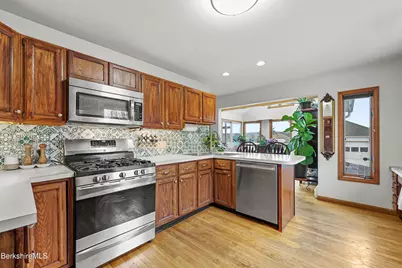 25 Calumet St, Pittsfield, MA 01201 - Photo 15