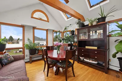 25 Calumet St, Pittsfield, MA 01201 - Photo 21