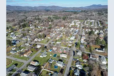 25 Calumet St, Pittsfield, MA 01201 - Photo 59