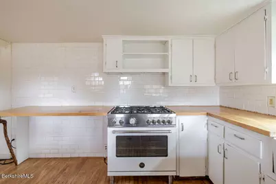 26 Lenox Rd, West Stockbridge, MA 01266 - Photo 9