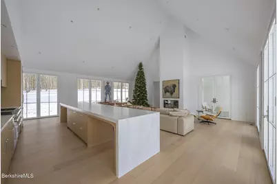 21A Interlaken Rd, Stockbridge, MA 01262 - Photo 7
