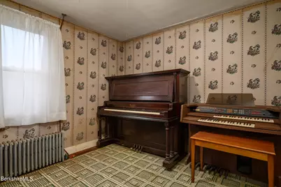 52 Alger St, Adams, MA 01220 - Photo 11