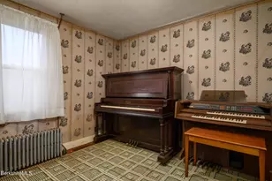 52 Alger St, Adams, MA 01220 - Photo 11