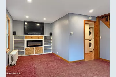 37 Fuller St, North Adams, MA 01247 - Photo 5