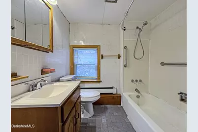 37 Fuller St, North Adams, MA 01247 - Photo 21