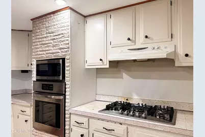 37 Fuller St, North Adams, MA 01247 - Photo 11