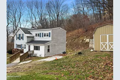 37 Fuller St, North Adams, MA 01247 - Photo 31