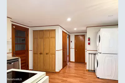 37 Fuller St, North Adams, MA 01247 - Photo 13