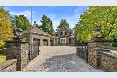 1 Pinecroft Dr, Lenox, MA 01240 - Photo 1