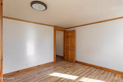 89-91 Pecks Rd, Pittsfield, MA 01201 - Photo 11