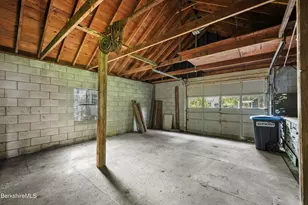 26 Davis St, Pittsfield, MA 01201 - Photo 25