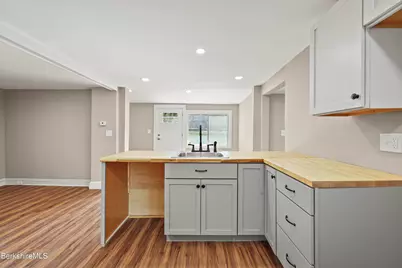 26 Davis St, Pittsfield, MA 01201 - Photo 7