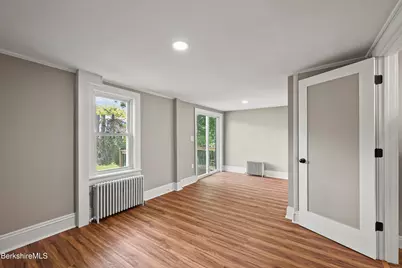26 Davis St, Pittsfield, MA 01201 - Photo 9