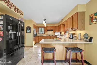 551 Tamarack Rd, Pittsfield, MA 01201 - Photo 15