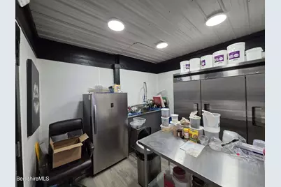 50-52 Summer St, Adams, MA 01220 - Photo 9