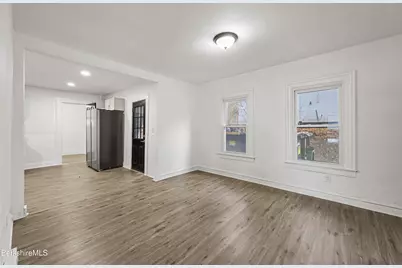 41 Prospect St, North Adams, MA 01247 - Photo 9