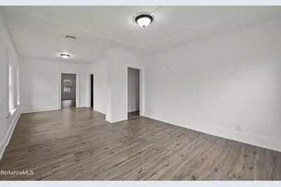 41 Prospect St, North Adams, MA 01247 - Photo 23