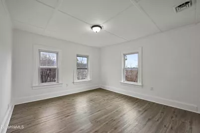 41 Prospect St, North Adams, MA 01247 - Photo 21