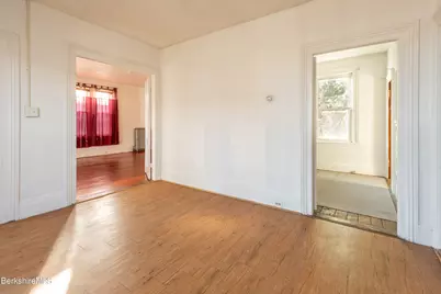 469 Fenn St, Pittsfield, MA 01201 - Photo 5