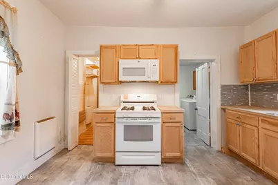 469 Fenn St, Pittsfield, MA 01201 - Photo 15