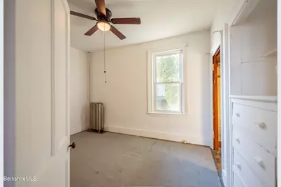 469 Fenn St, Pittsfield, MA 01201 - Photo 11
