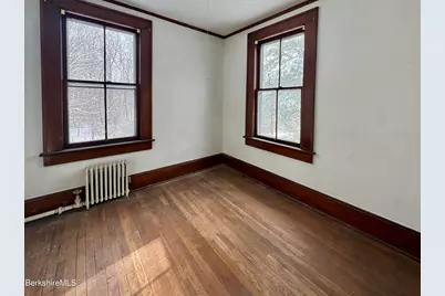 50 Grand Ave, Pittsfield, MA 01201 - Photo 9